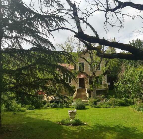 住宿加早餐  Villa Léovil