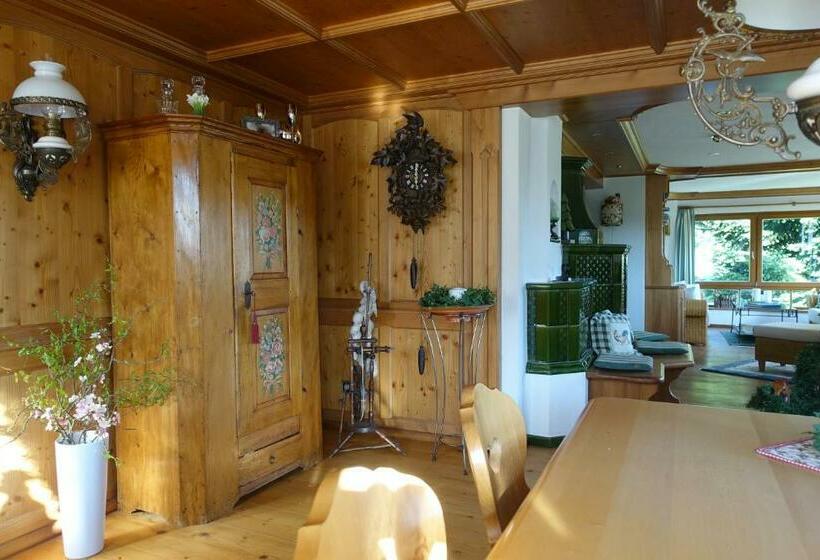 Hollhouse Bed & Breakfast