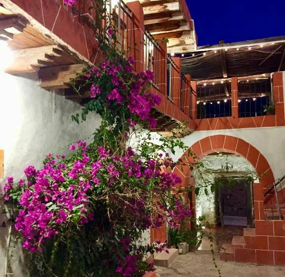 هتل Hacienda Encantada