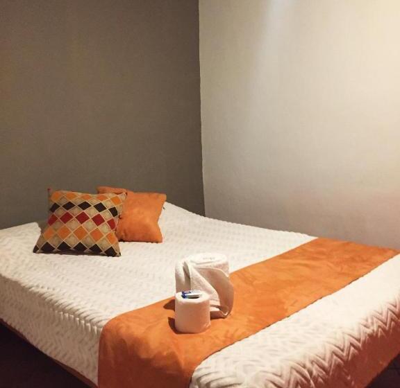 هتل Hacienda Encantada