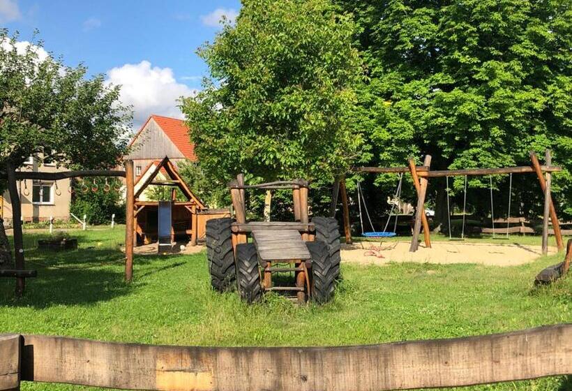 בית מלון כפרי Project June   Ehemals Landgasthof Jüterbog