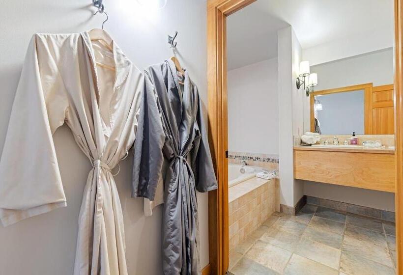 هتل Solstice Suites