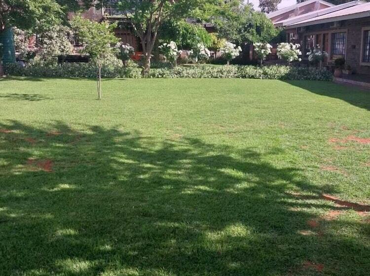 پانسیون Wisteria Lane Guesthouse
