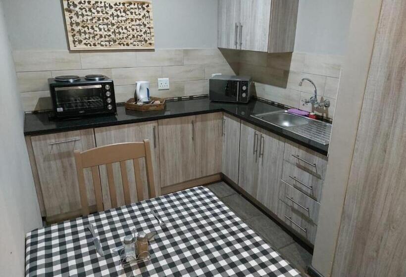 پانسیون Wisteria Lane Guesthouse