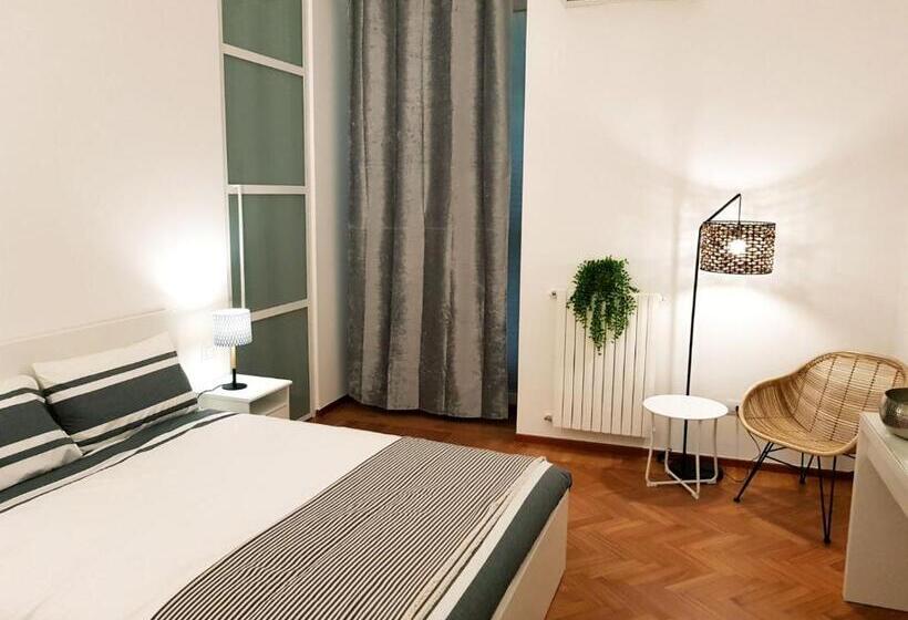 تختخواب و صبحانه Borgoantico34   Luxury Room