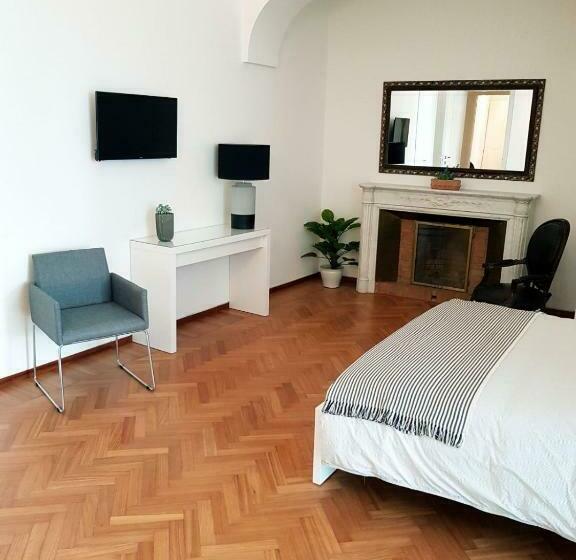 تختخواب و صبحانه Borgoantico34   Luxury Room