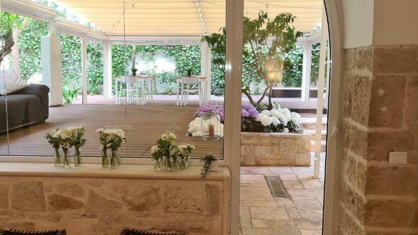 تختخواب و صبحانه Borgoantico34   Luxury Room