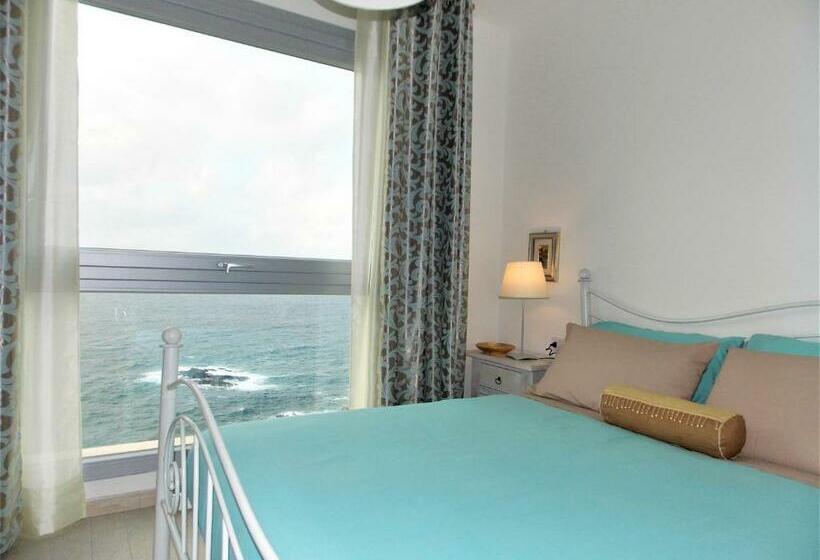 تختخواب و صبحانه La Terrazza Di Archimede