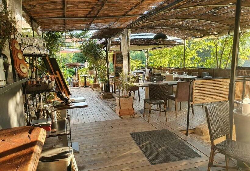 مبيت وإفطار Le Tempo