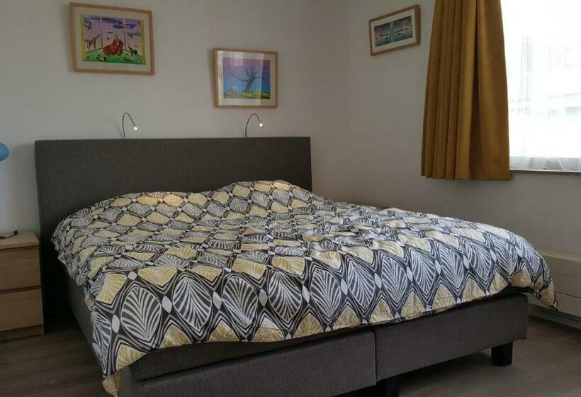 تختخواب و صبحانه Quiet Spacious Room