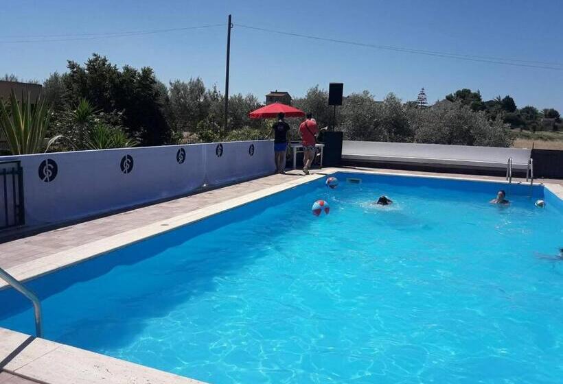 تختخواب و صبحانه Villa Milici