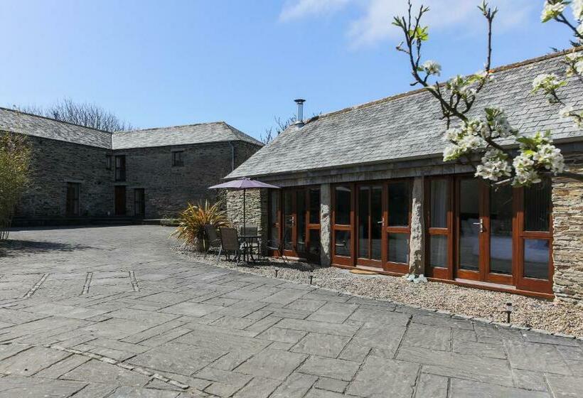 酒店 Re Imagined Stone Barns In The Country Near The Coast