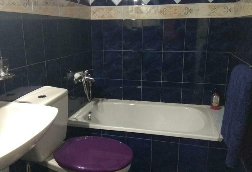 پانسیون Hostal Alameda