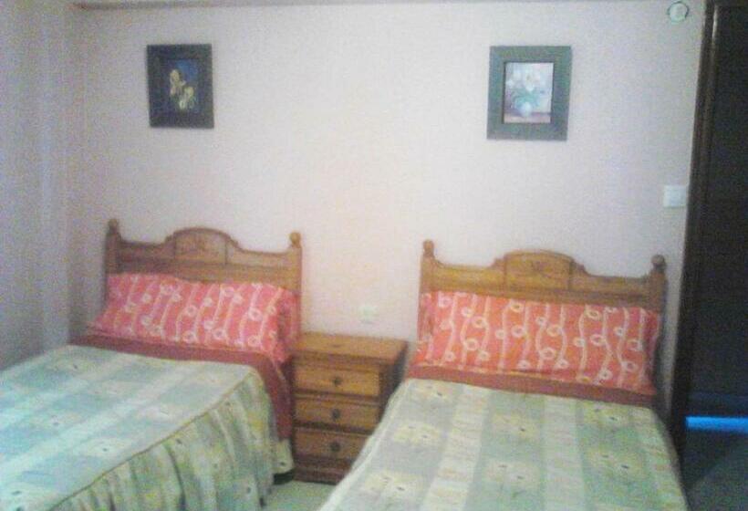 پانسیون Hostal Alameda