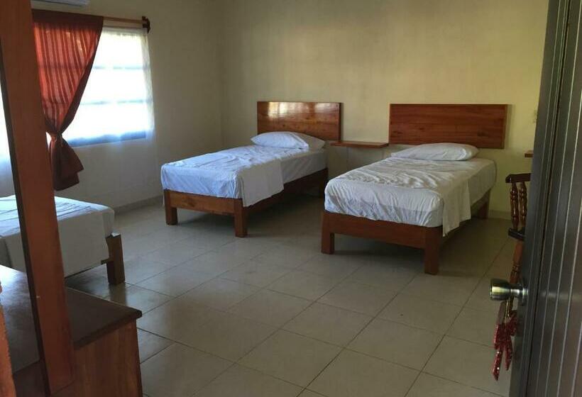 پانسیون Hostal Aquismon