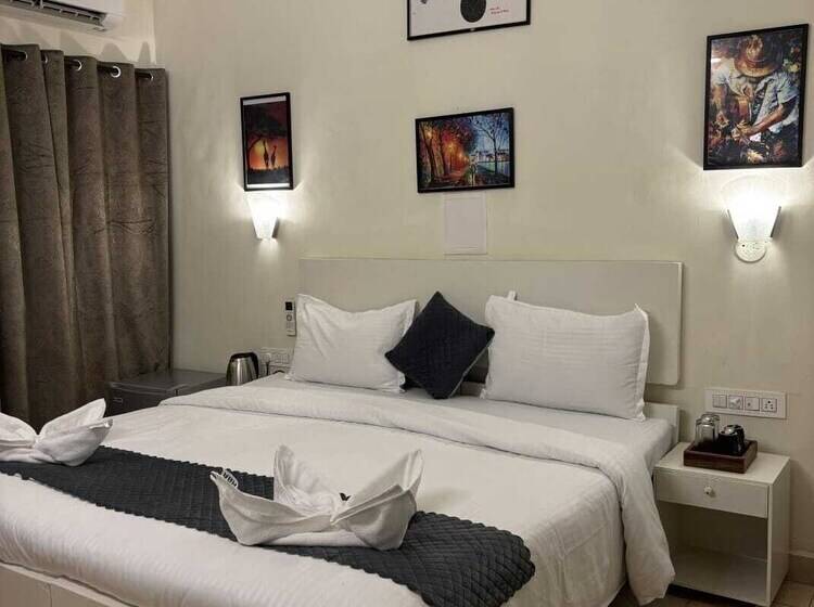 Holiday Beach Resort