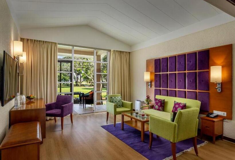 هتل Caravela Beach Resort