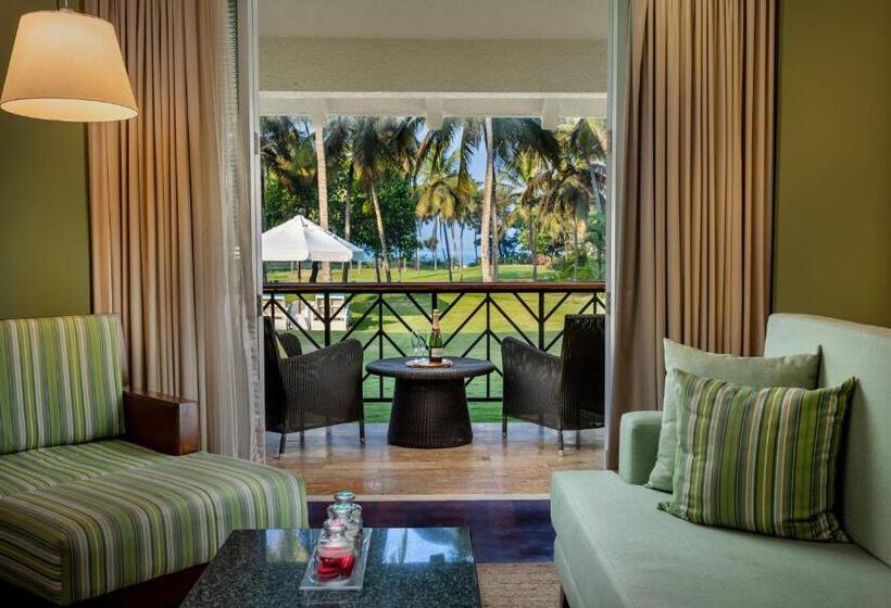 هتل Caravela Beach Resort