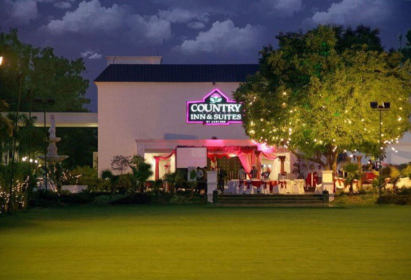 هتل Country Inn & Suites By Radisson, Delhi Satbari