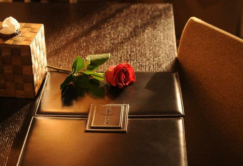 هتل The Eclipse Boutique Suites