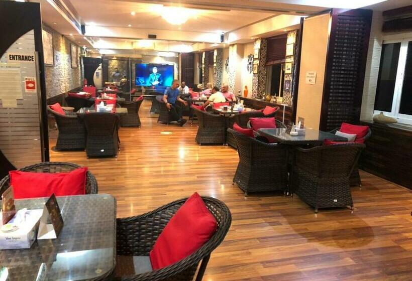 هتل The Eclipse Boutique Suites