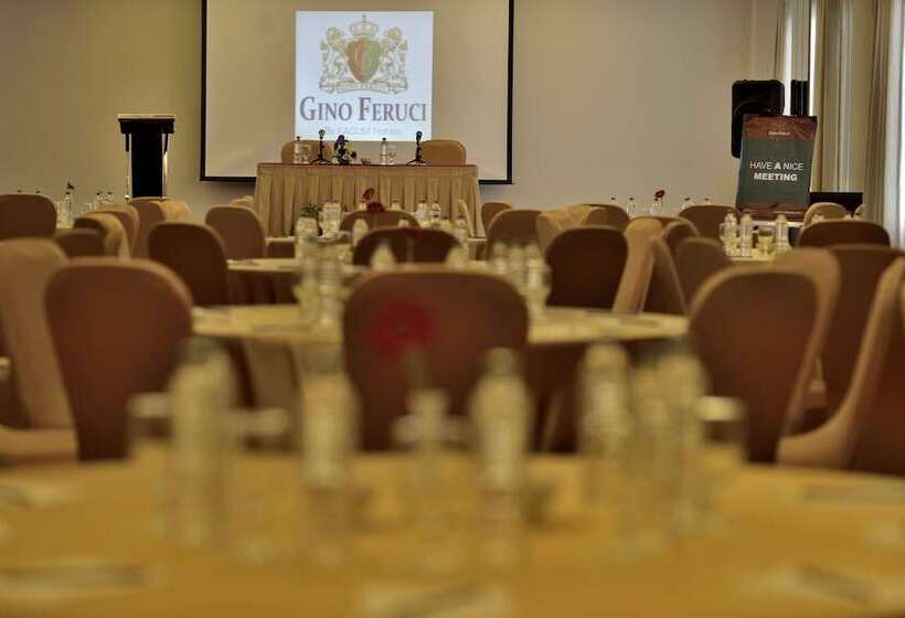 Fotos del hotel Gino Feruci Kebonjati:  5