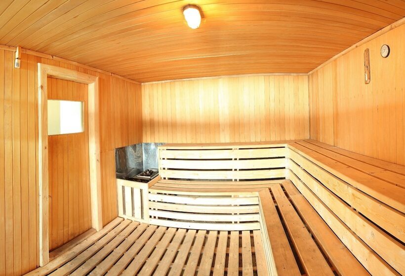 Fotos del hotel Gino Feruci Kebonjati:  16