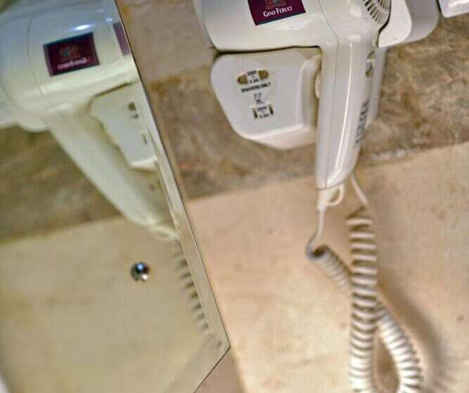 Fotos del hotel Gino Feruci Kebonjati:  20