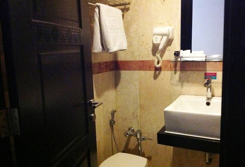 Fotos del hotel Gino Feruci Kebonjati:  24