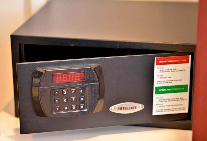 Fotos del hotel Gino Feruci Kebonjati:  28