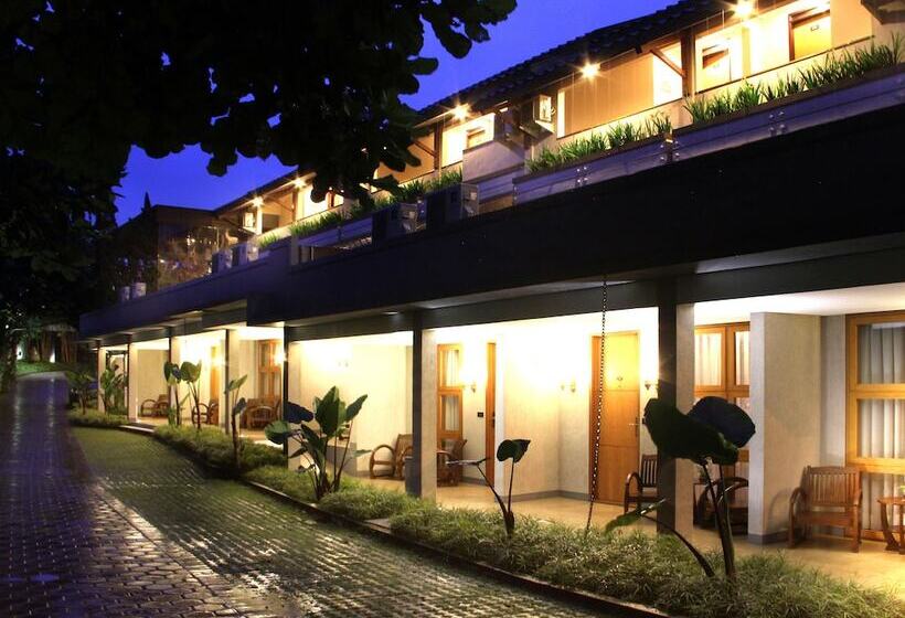 Fotos del hotel Gumilang Regency  By Gumilang Hospitality:  45