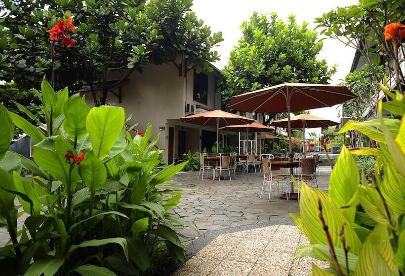 Fotos del hotel Gumilang Regency  By Gumilang Hospitality:  37