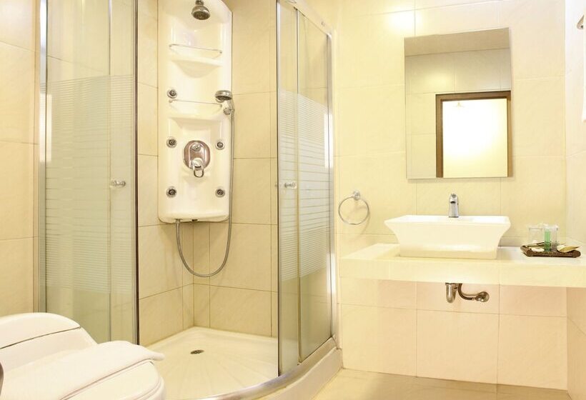 Fotos del hotel Gumilang Regency  By Gumilang Hospitality:  42