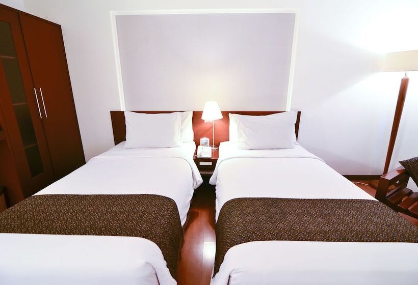 Fotos del hotel Gumilang Regency  By Gumilang Hospitality:  5