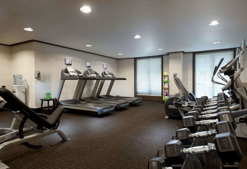هتل Hilton Queenstown Resort & Spa