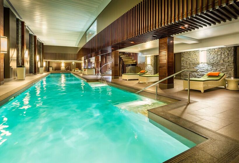 هتل Hilton Queenstown Resort And Spa