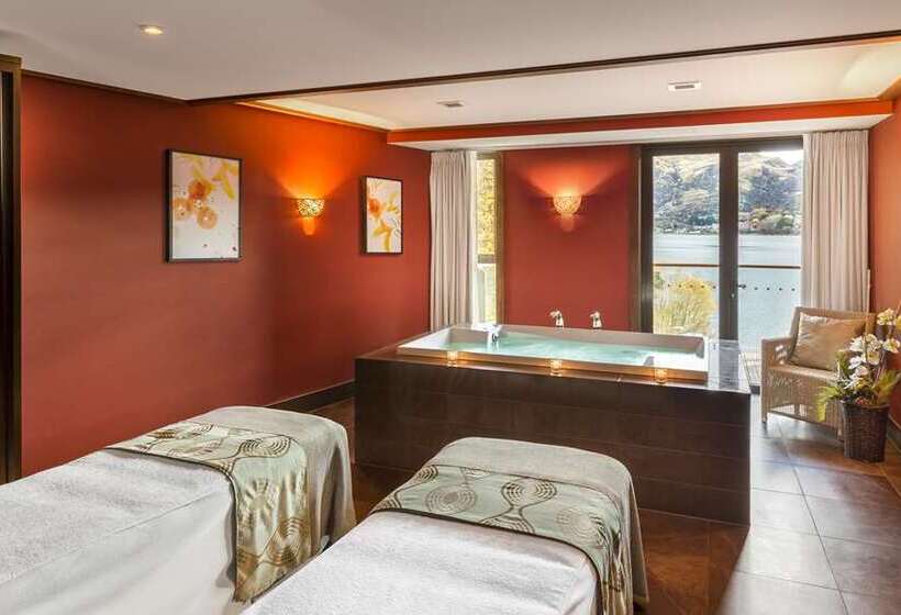 בית מלון כפרי Hilton Queenstown Resort & Spa