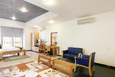 Fotos del hotel Isis Suites:  2