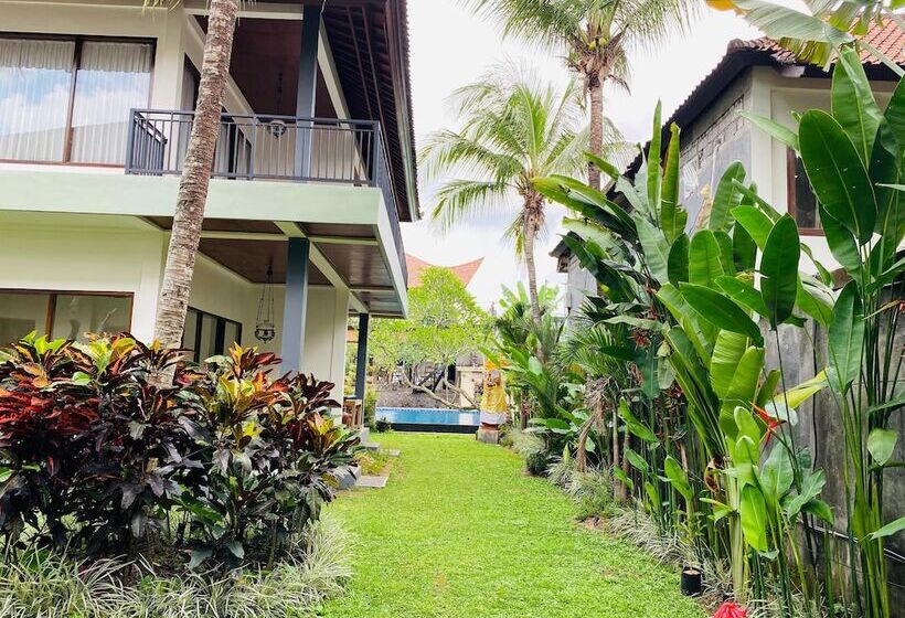 Fotos del hotel Putri Ayu Cottages:  38