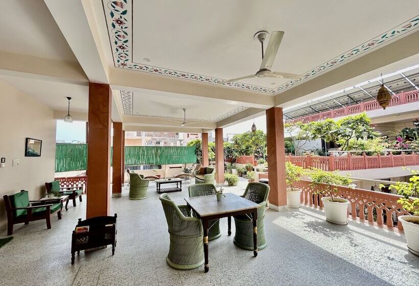 Fotos del hotel Suryaa Villa Jaipur A City Centre Heritage Haveli:  2