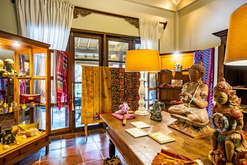 Отель Taman Selini Wahana Beach Resort