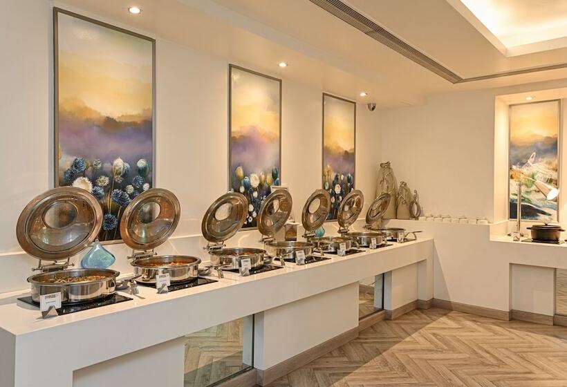 酒店 The Ashtan Sarovar Portico