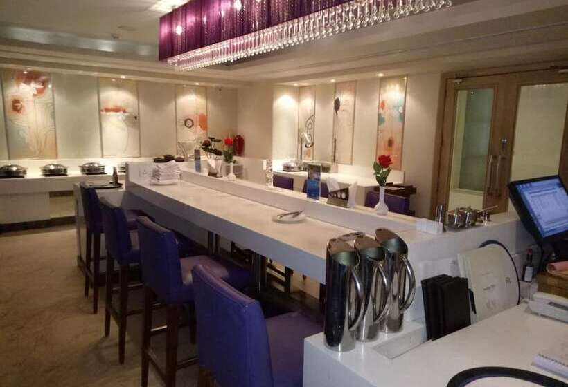 酒店 The Ashtan Sarovar Portico