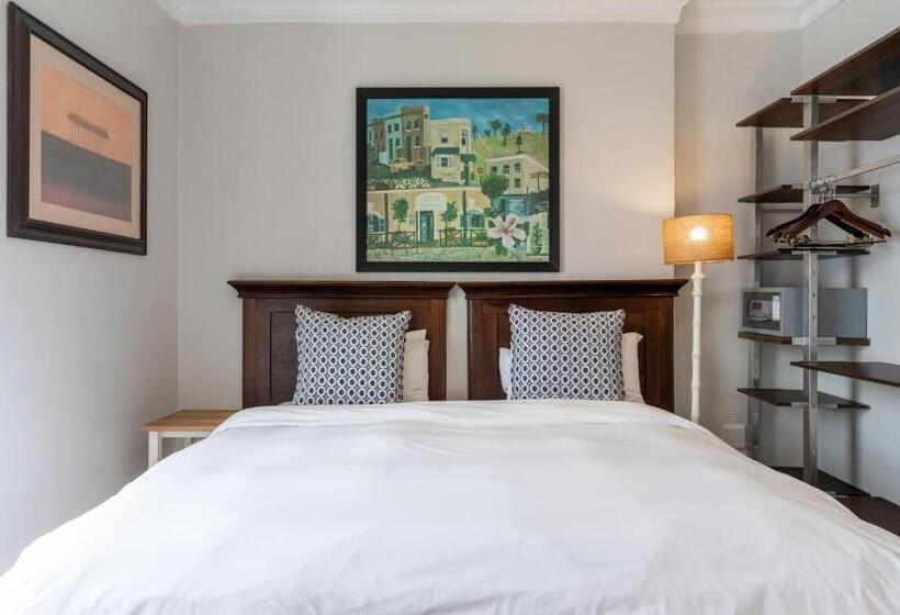 酒店 The Charles Cafe & Guesthouse