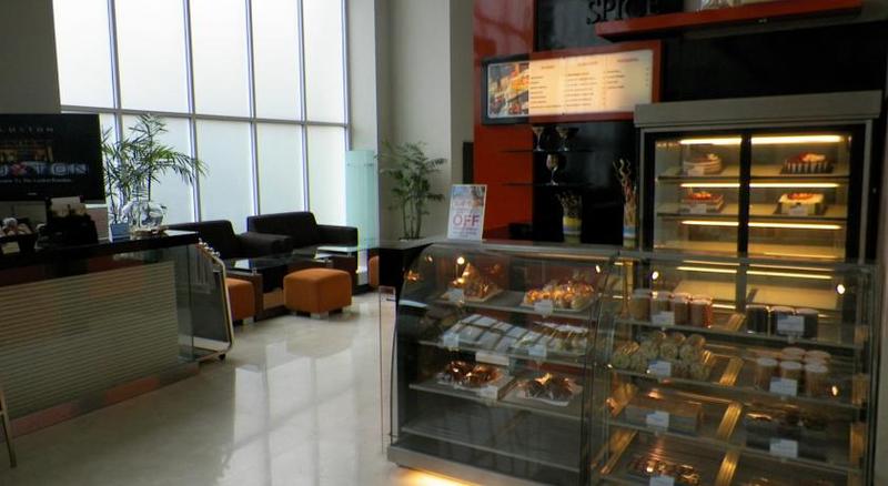 هتل The Luxton Bandung