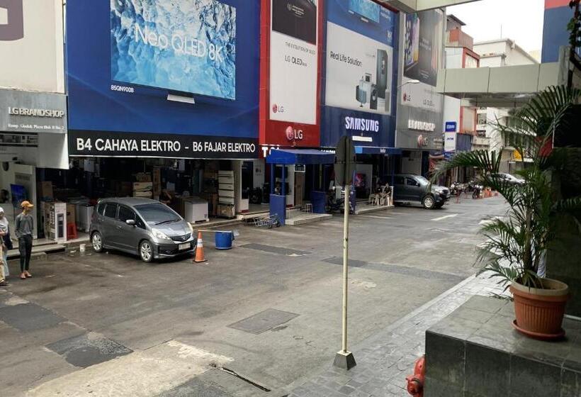هتل Glodok Plaza