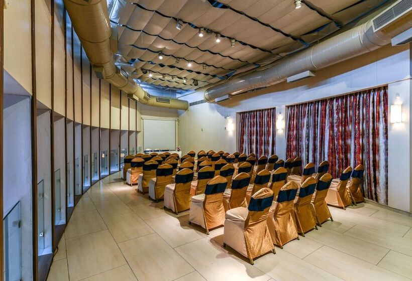 فندق The Regale  By Tunga