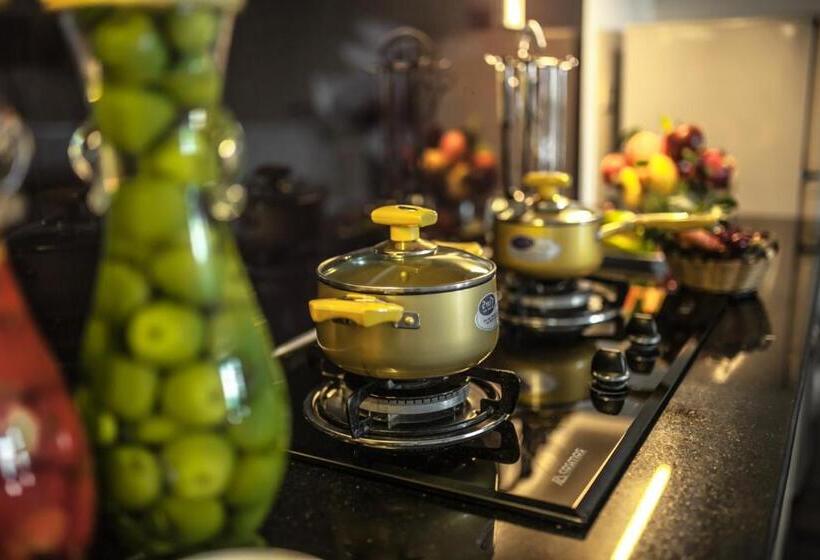 Fotos del hotel Vinh Trung Plaza Apartment &:  16