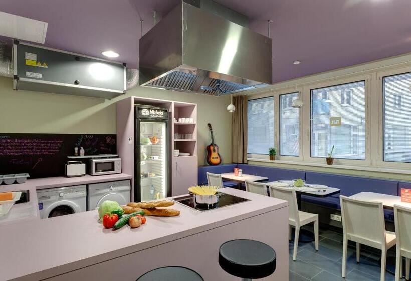 Fotos del hotel Meininger Hotel Wien Downtown Sissi:  10