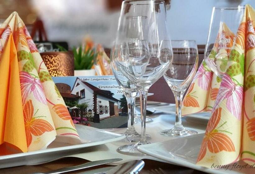 ユースホステル Landgasthaus Zum Engel